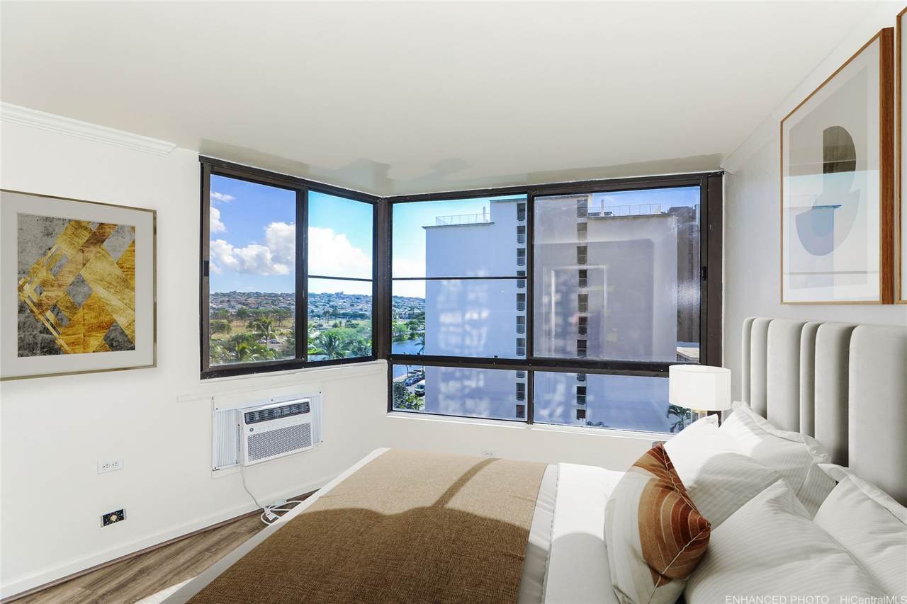 320 Liliuokalani Avenue - Photo 1