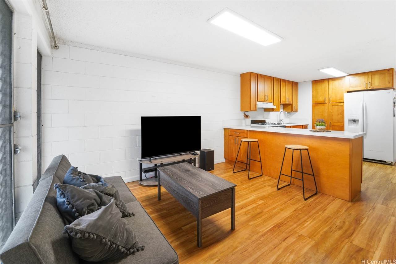 2501 Coyne Street - Photo 1