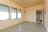 1812 Young Street - Photo 4