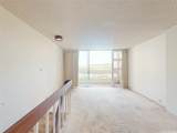 555 University Avenue - Photo 2
