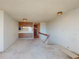 555 University Avenue - Photo 4