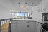 555 University Avenue - Photo 8