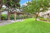 555 University Avenue - Photo 18