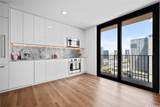 987 Queen Street - Photo 2