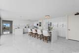 555 University Avenue - Photo 4