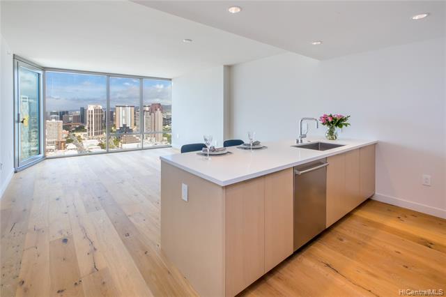1001 Queen Street - Photo 1