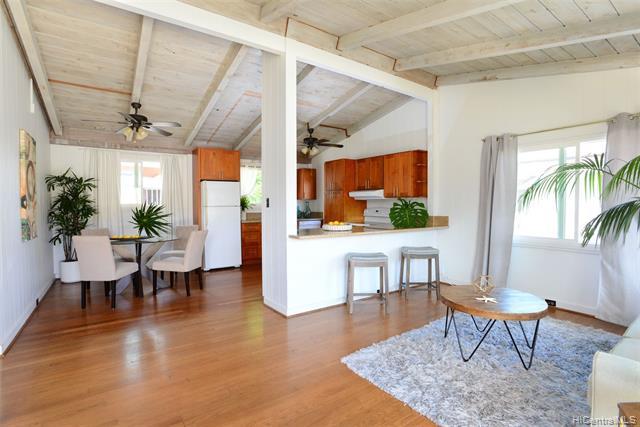 205 Maluniu Avenue - Photo 1