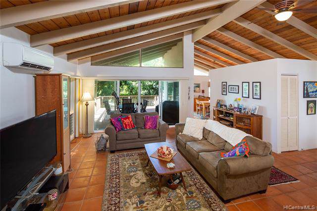 924 Uwao Street - Photo 1
