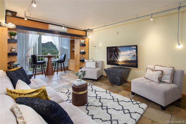 303 Liliuokalani Avenue - Photo 1