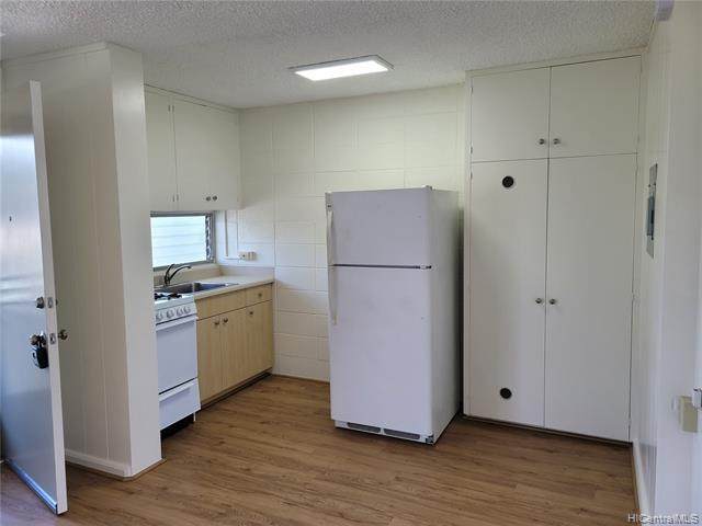724 Olokele Avenue - Photo 1