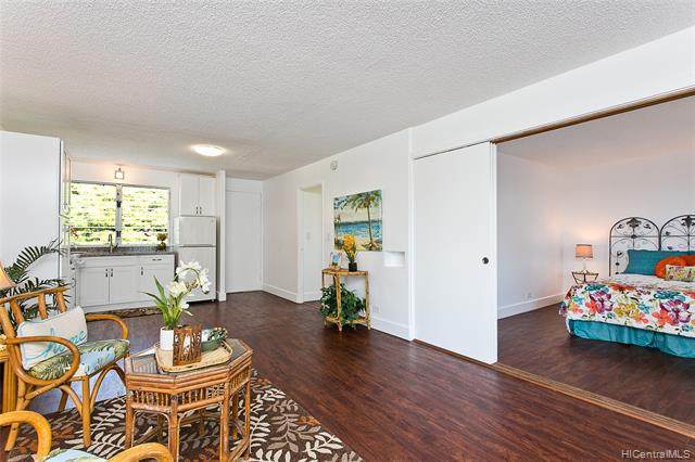 1099 Green Street - Photo 1