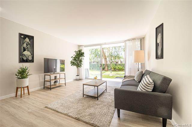 555 University Avenue - Photo 1