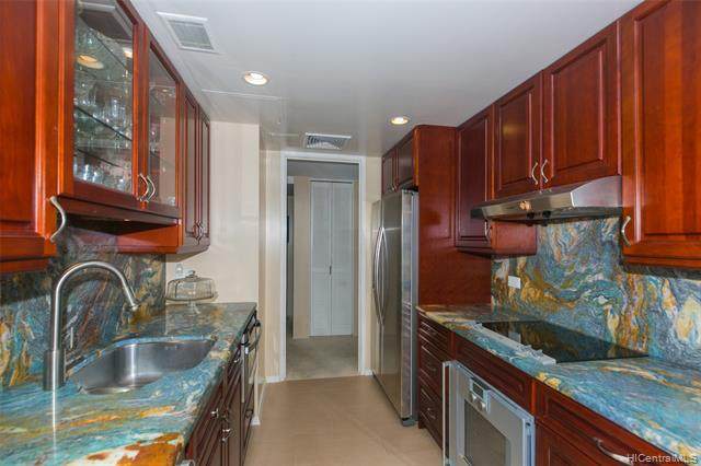 700 Richards Street - Photo 1