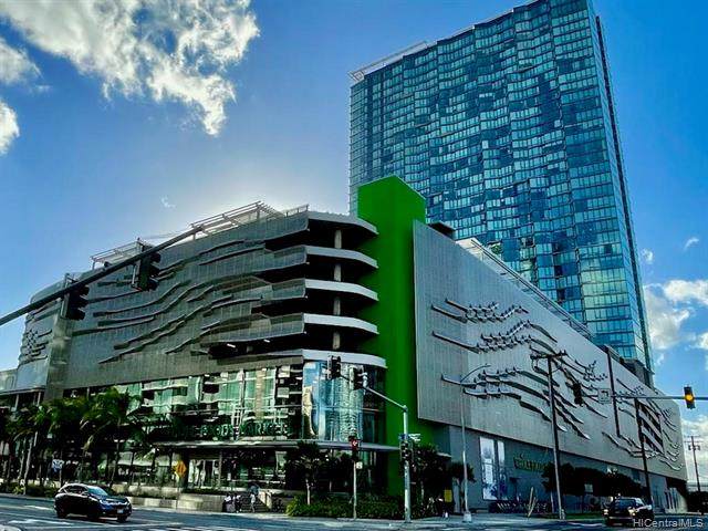1001 Queen Street - Photo 1