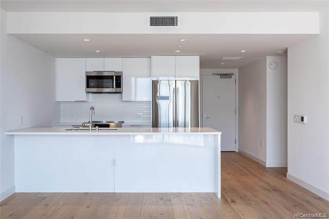 1001 Queen Street - Photo 1