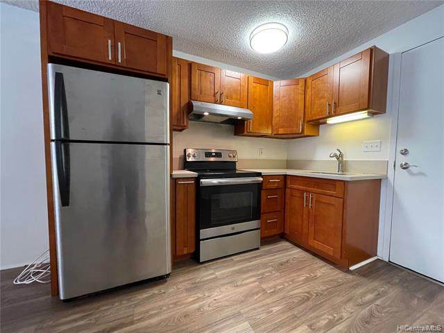 1560 Kanunu Street - Photo 1