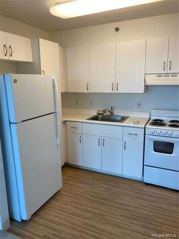 1448 Young Street - Photo 1