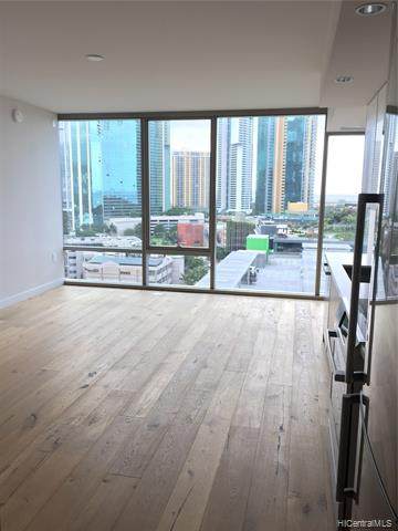 1001 Queen Street - Photo 1