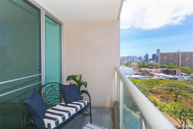 1448 Young Street - Photo 1