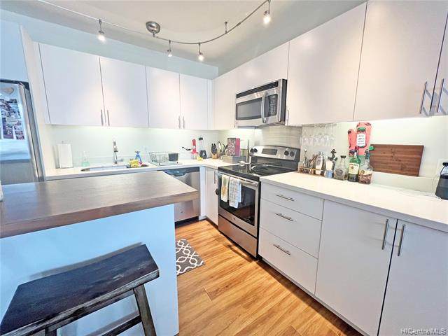 888 Kapiolani Boulevard - Photo 1
