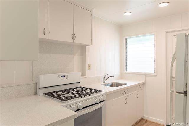 2539 School Street - Photo 1