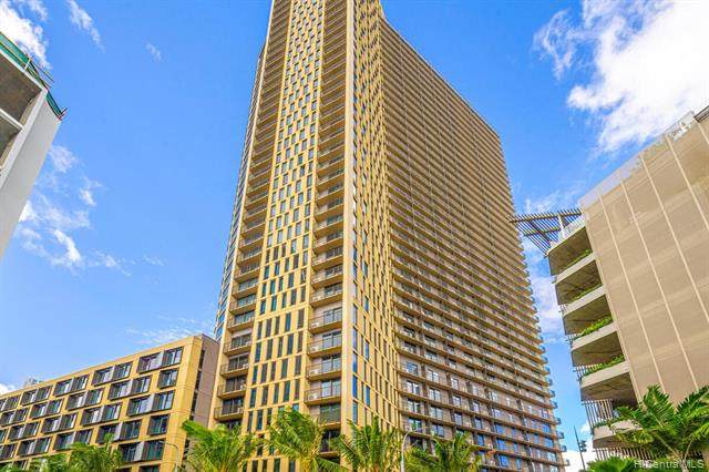 987 Queen Street - Photo 1