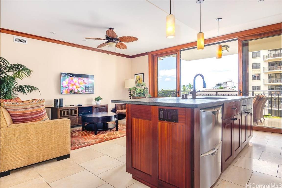 https://bt-photos.global.ssl.fastly.net/honolulu/orig_boomver_1_202427815-2.jpg