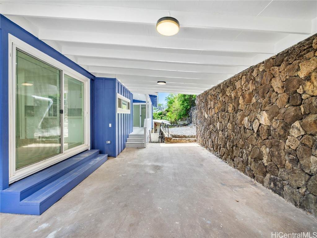 https://bt-photos.global.ssl.fastly.net/honolulu/orig_boomver_1_202509304-6.jpg
