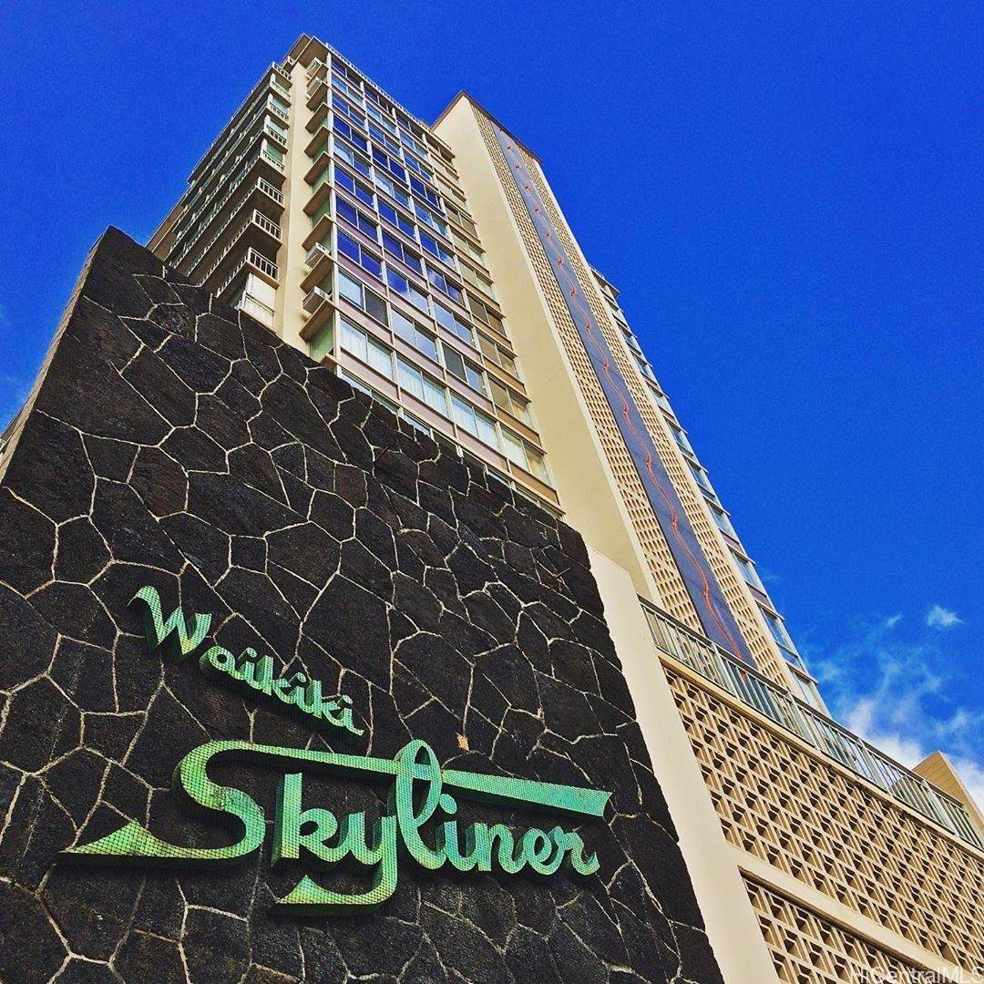 2415 Ala Wai Boulevard - Photo 1