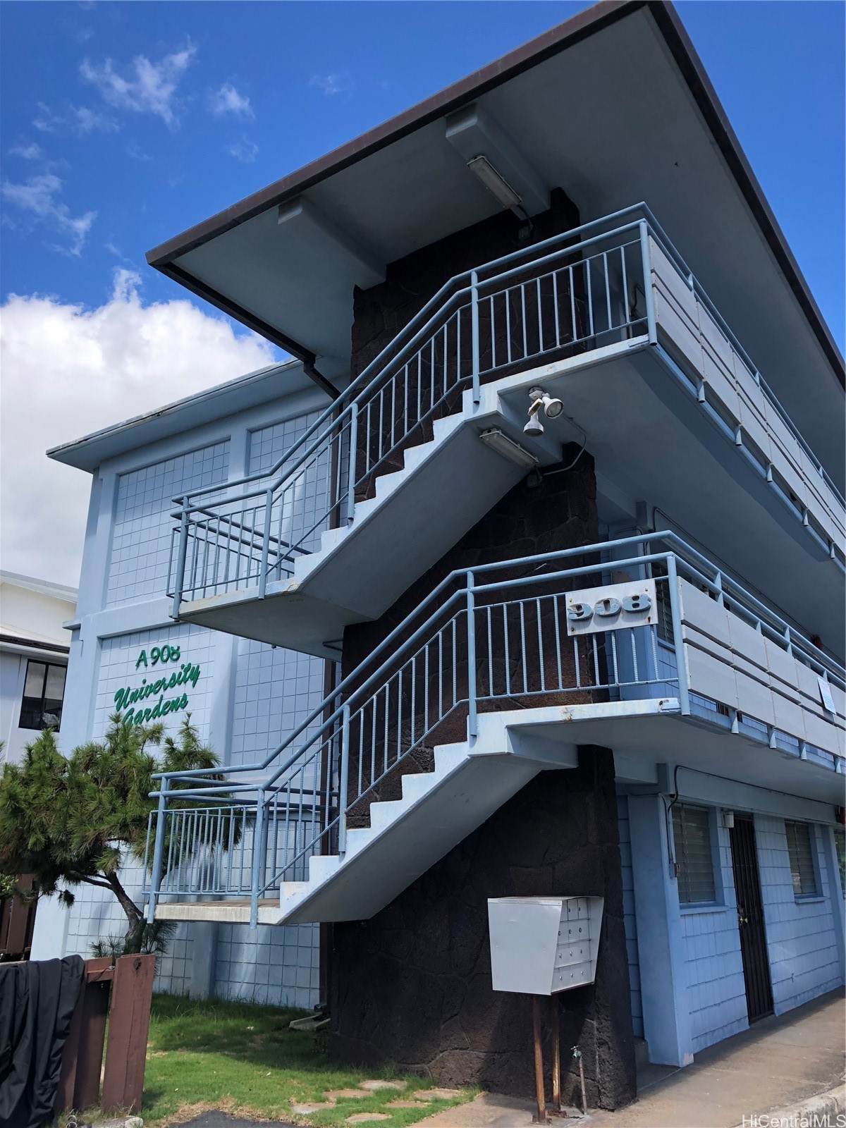 908 University Avenue - Photo 1