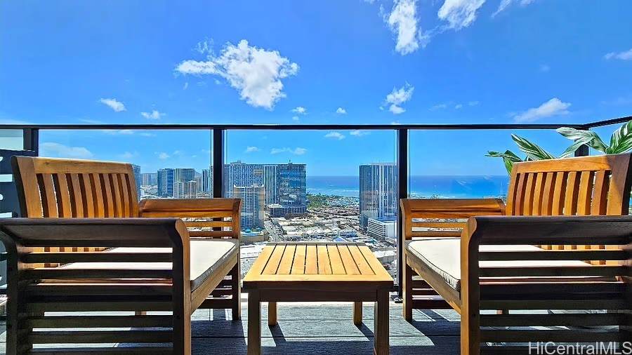 https://bt-photos.global.ssl.fastly.net/honolulu/orig_boomver_1_202601021-2.jpg