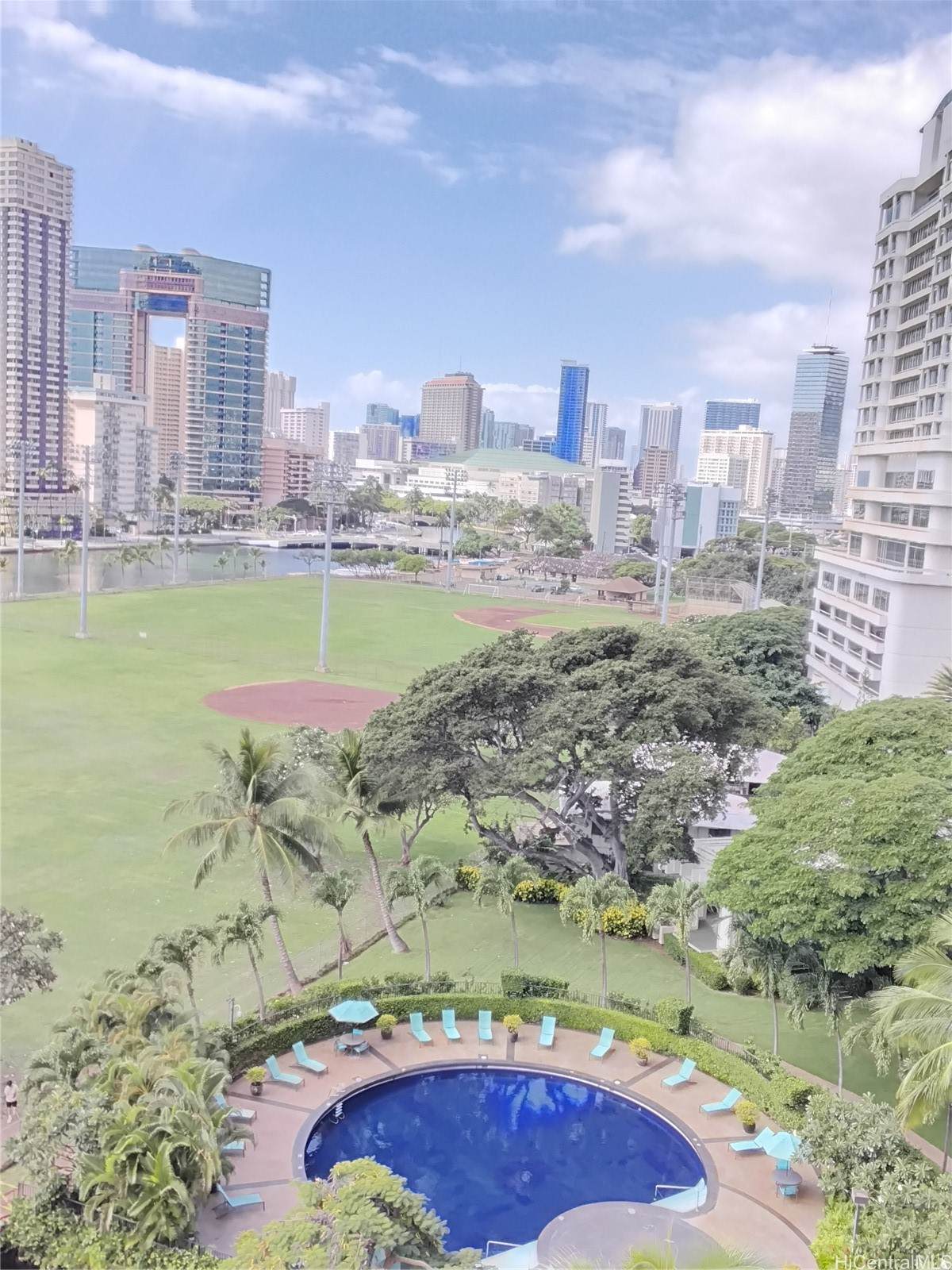 2333 Kapiolani Boulevard - Photo 1