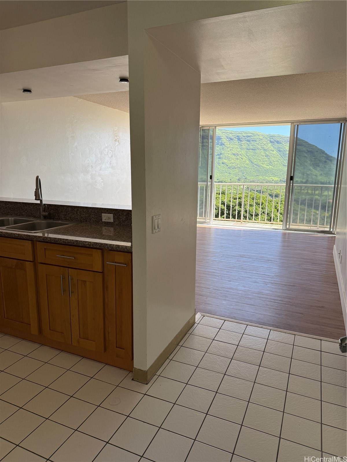 https://bt-photos.global.ssl.fastly.net/honolulu/orig_boomver_1_202603462-2.jpg