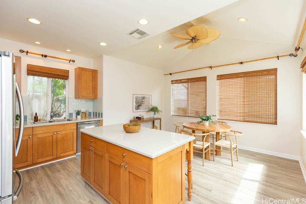 https://bt-photos.global.ssl.fastly.net/honolulu/orig_boomver_1_202603725-2.jpg