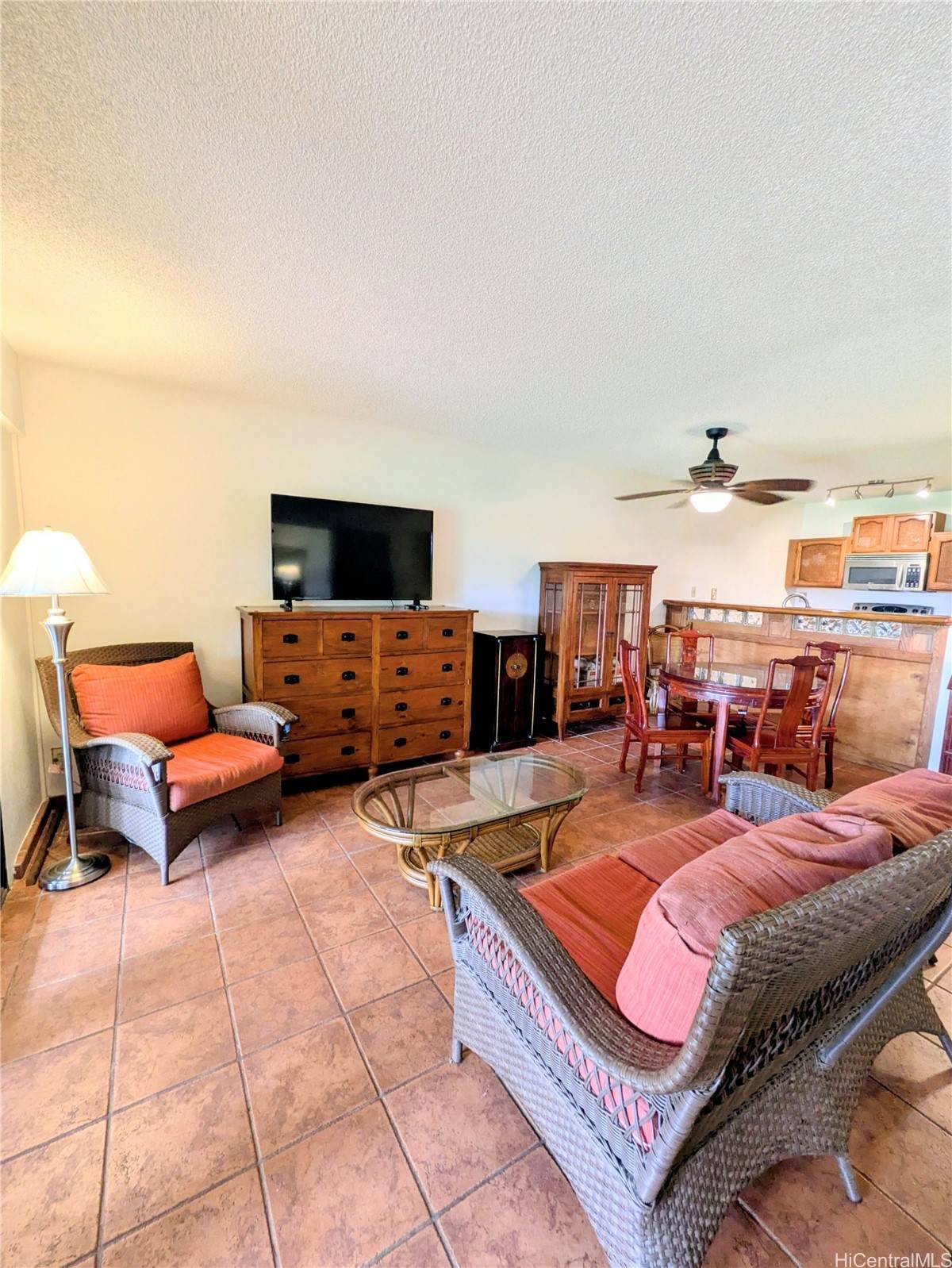 https://bt-photos.global.ssl.fastly.net/honolulu/orig_boomver_1_202604228-2.jpg