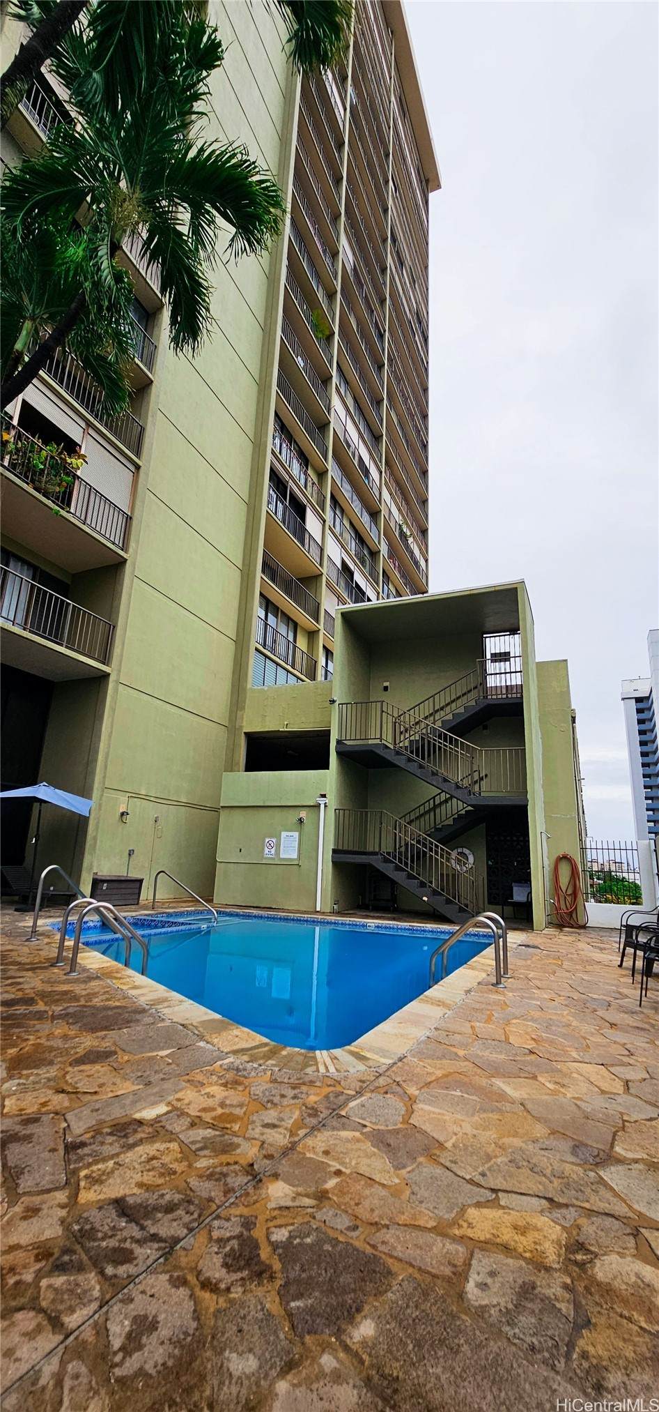 https://bt-photos.global.ssl.fastly.net/honolulu/orig_boomver_1_202604414-2.jpg