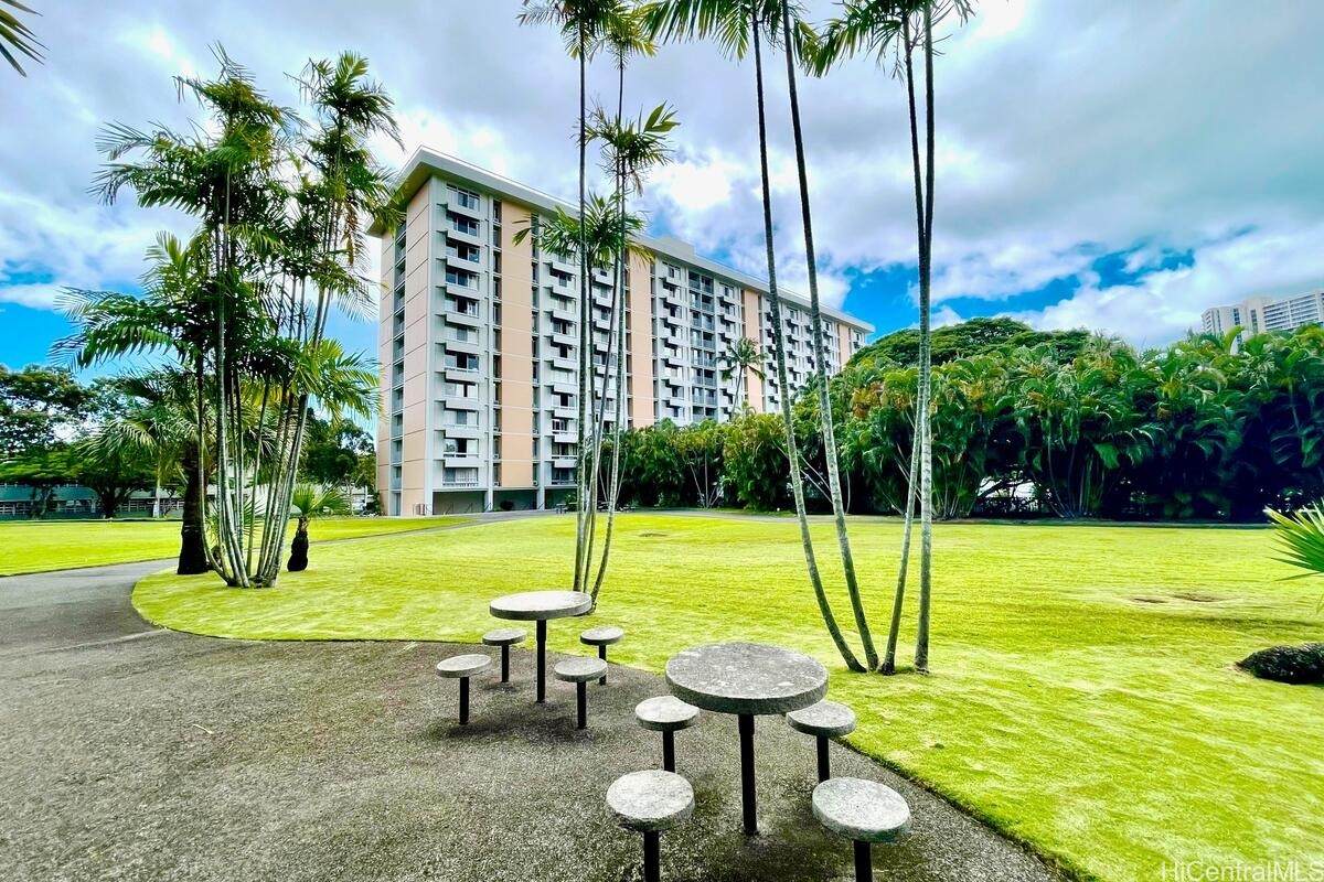 https://bt-photos.global.ssl.fastly.net/honolulu/orig_boomver_1_202604521-2.jpg