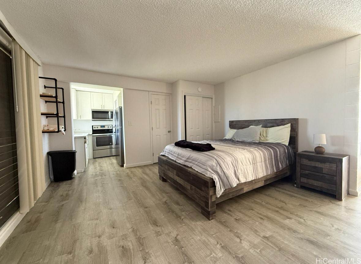 1099 Green Street - Photo 1