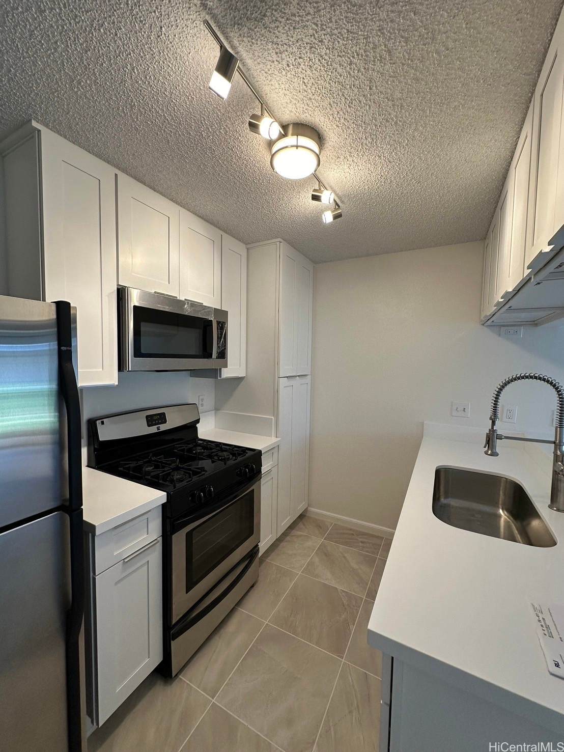 91-214 Hanapouli Circle - Photo 1