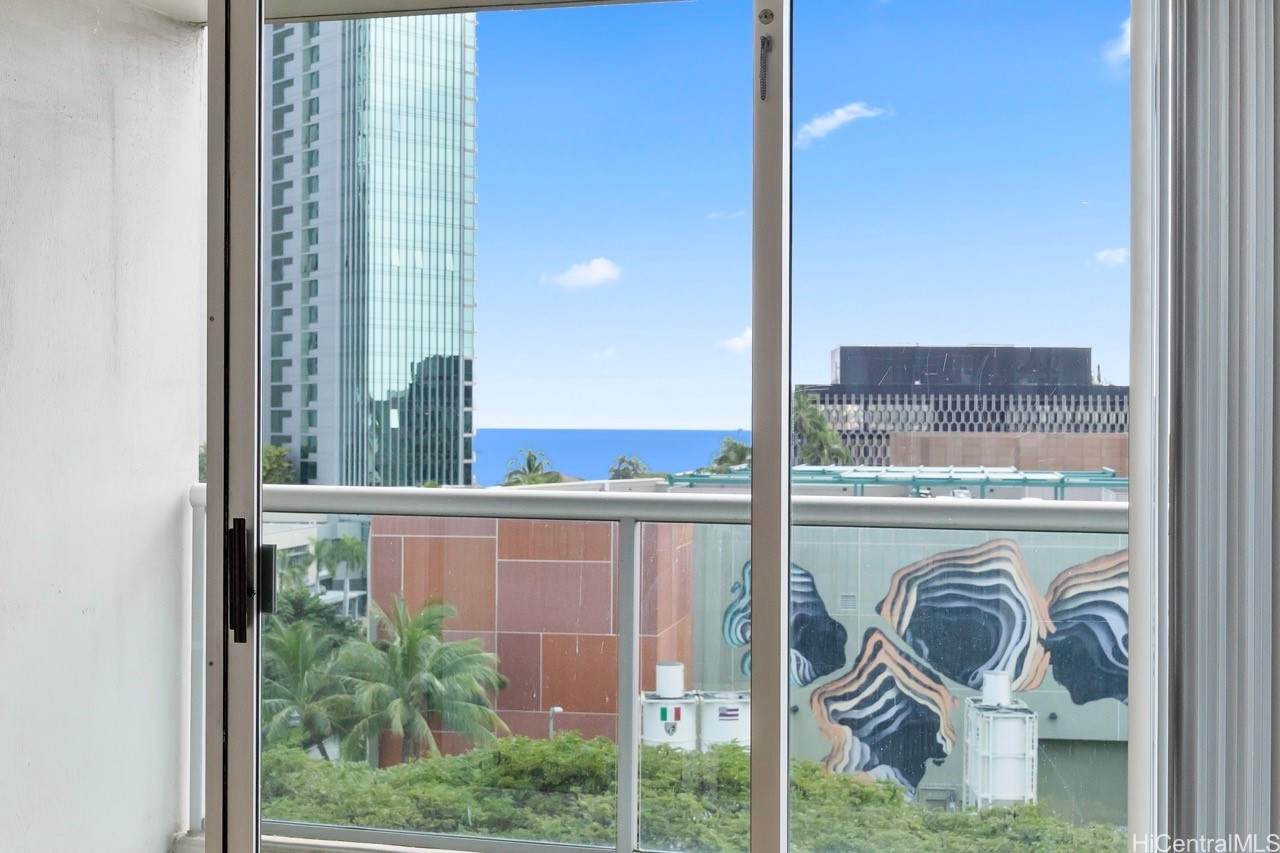 https://bt-photos.global.ssl.fastly.net/honolulu/orig_boomver_1_202606512-2.jpg