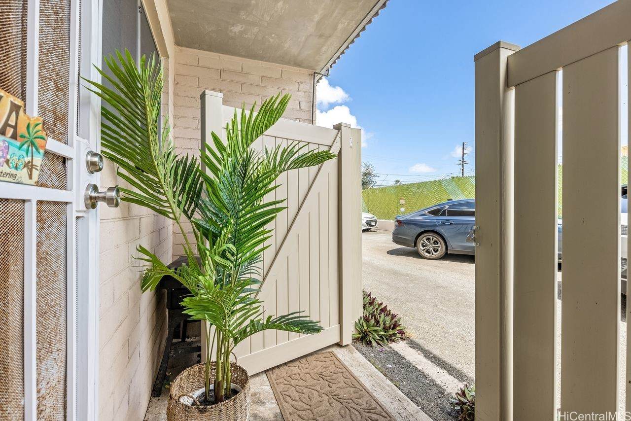 https://bt-photos.global.ssl.fastly.net/honolulu/orig_boomver_1_202606606-2.jpg