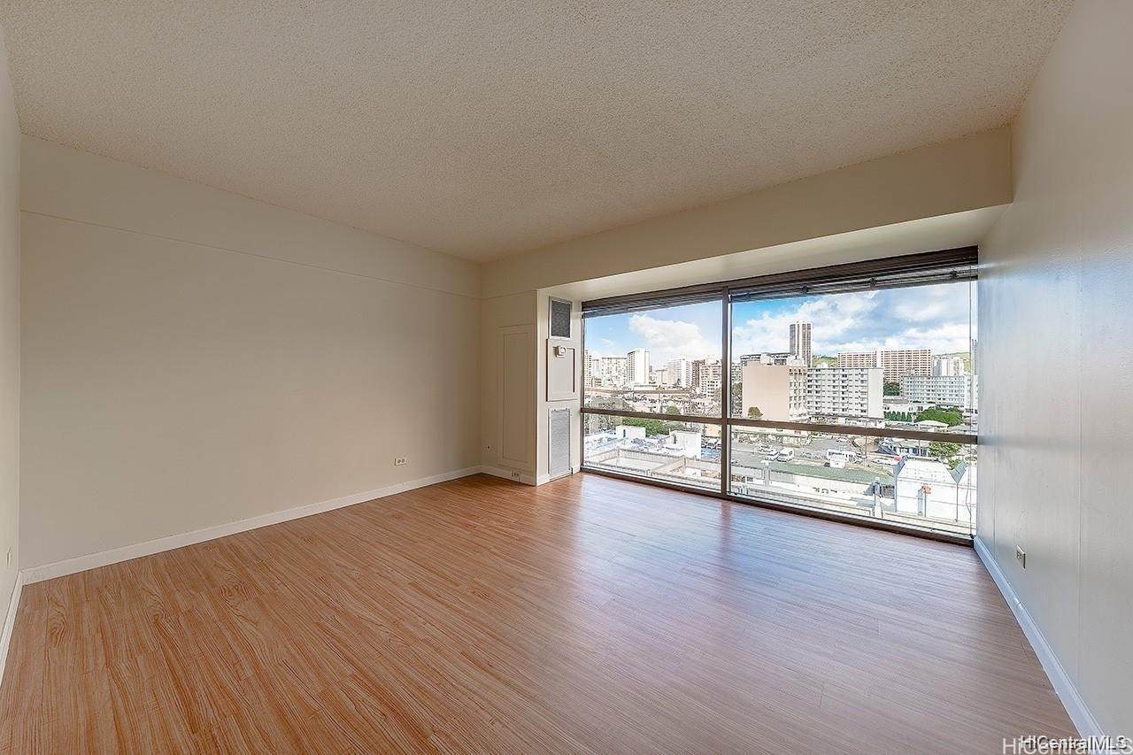 1750 Kalakaua Avenue - Photo 1