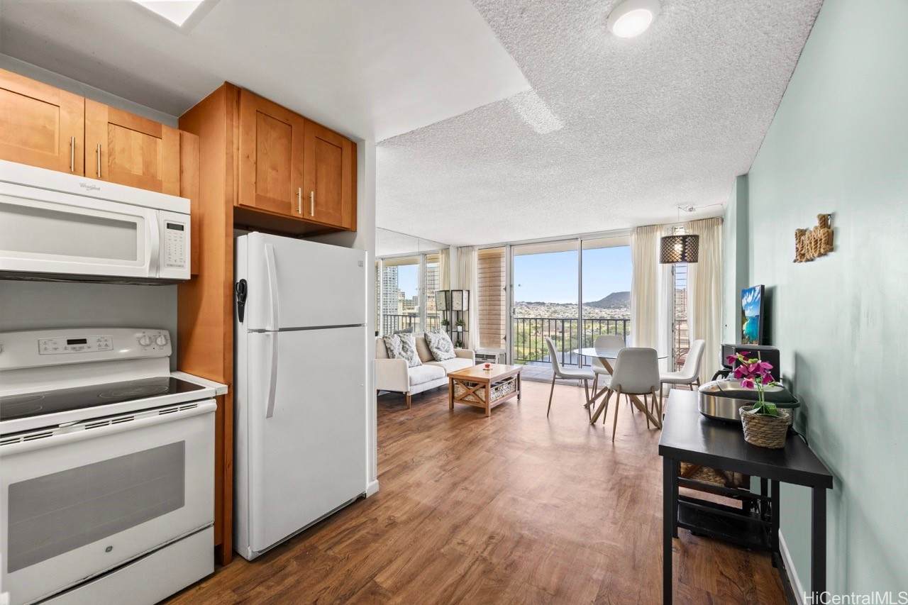 2345 Ala Wai Boulevard - Photo 1