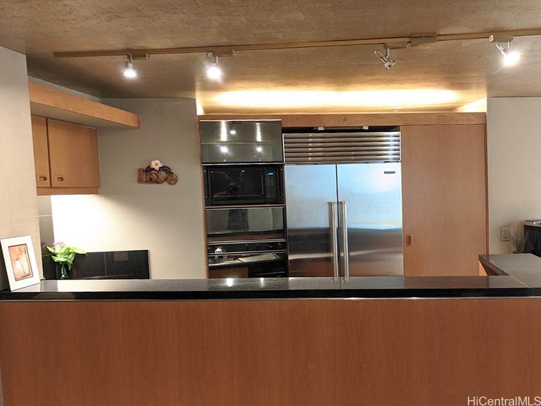 https://bt-photos.global.ssl.fastly.net/honolulu/1280_boomver_1_202607540-2.jpg