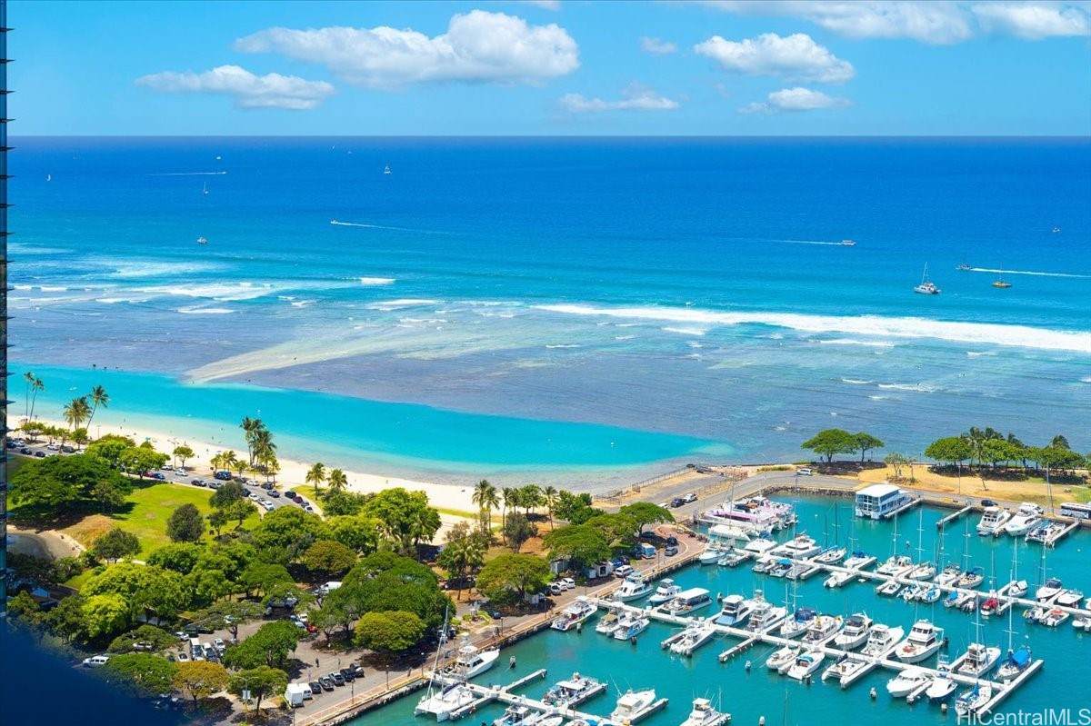 https://bt-photos.global.ssl.fastly.net/honolulu/orig_boomver_1_202607803-2.jpg