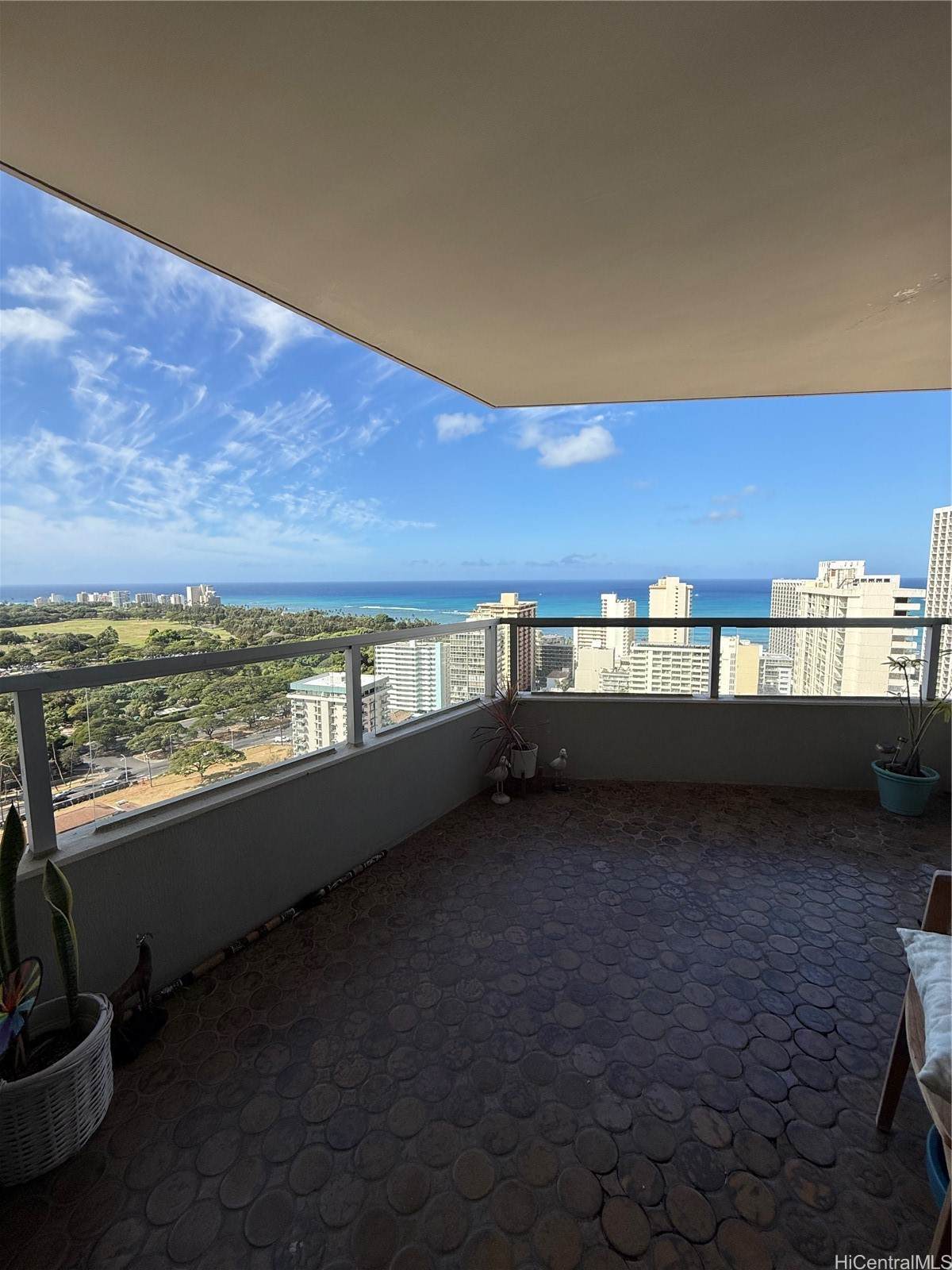 https://bt-photos.global.ssl.fastly.net/honolulu/orig_boomver_1_202609221-2.jpg