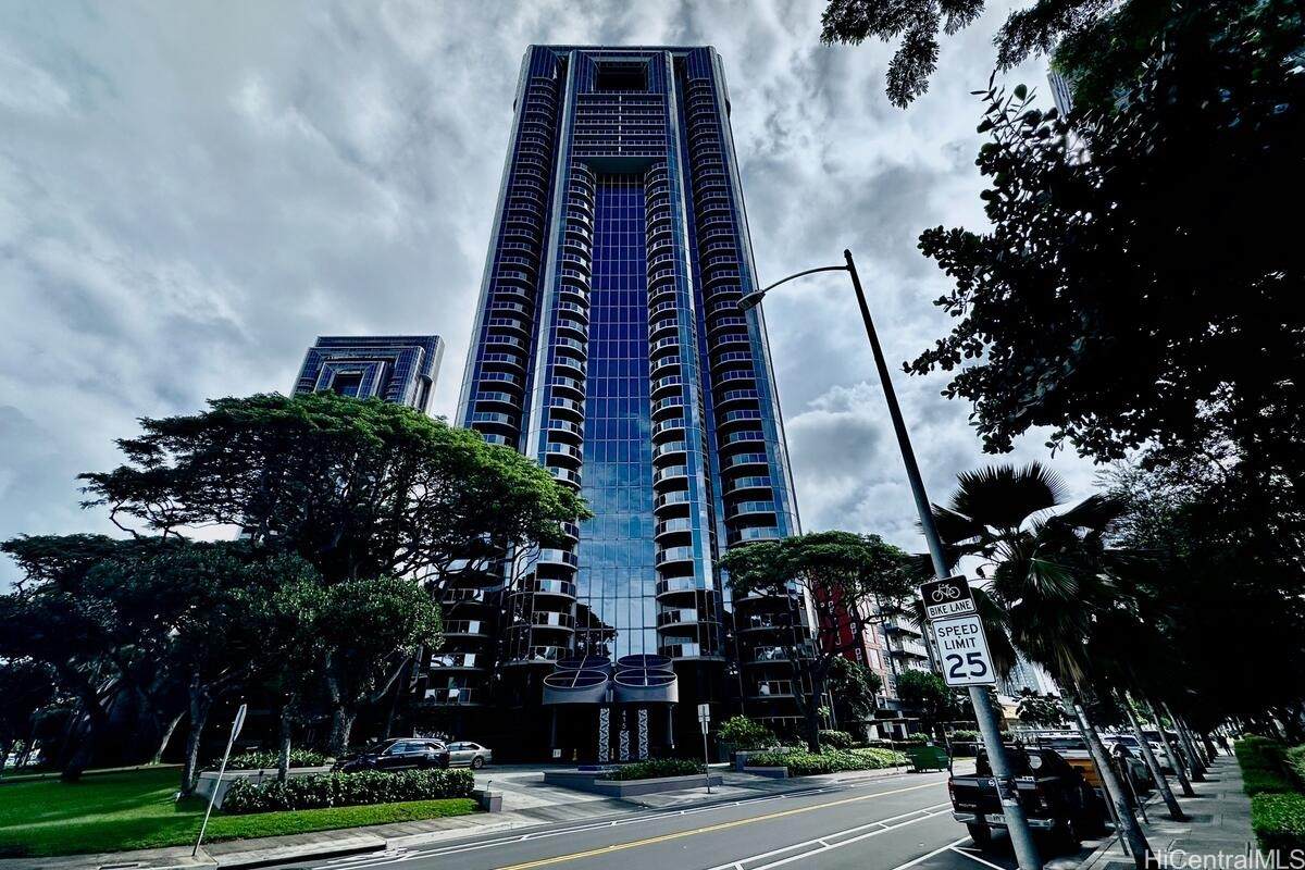https://bt-photos.global.ssl.fastly.net/honolulu/orig_boomver_1_202609486-2.jpg
