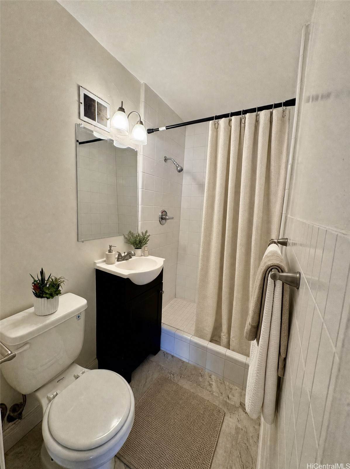 https://bt-photos.global.ssl.fastly.net/honolulu/orig_boomver_1_202609834-2.jpg