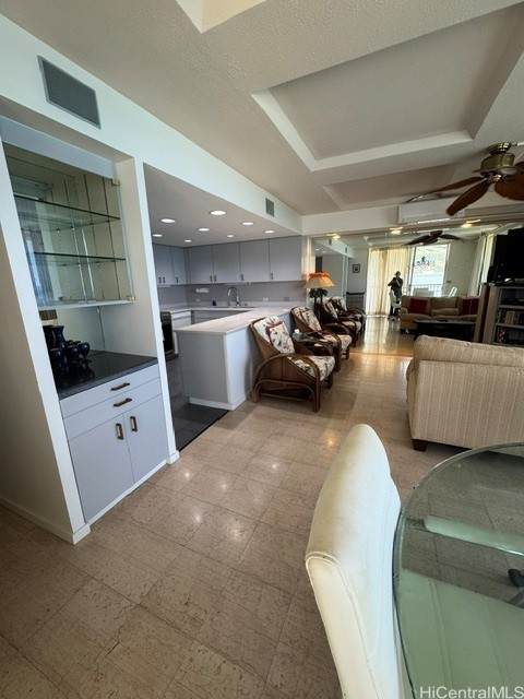 https://bt-photos.global.ssl.fastly.net/honolulu/orig_boomver_1_202610307-2.jpg