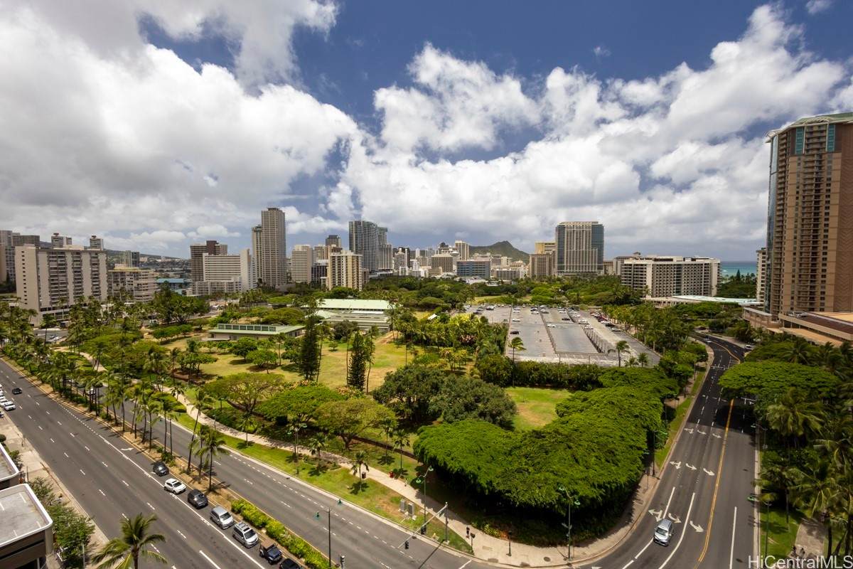 https://bt-photos.global.ssl.fastly.net/honolulu/orig_boomver_1_202610388-2.jpg